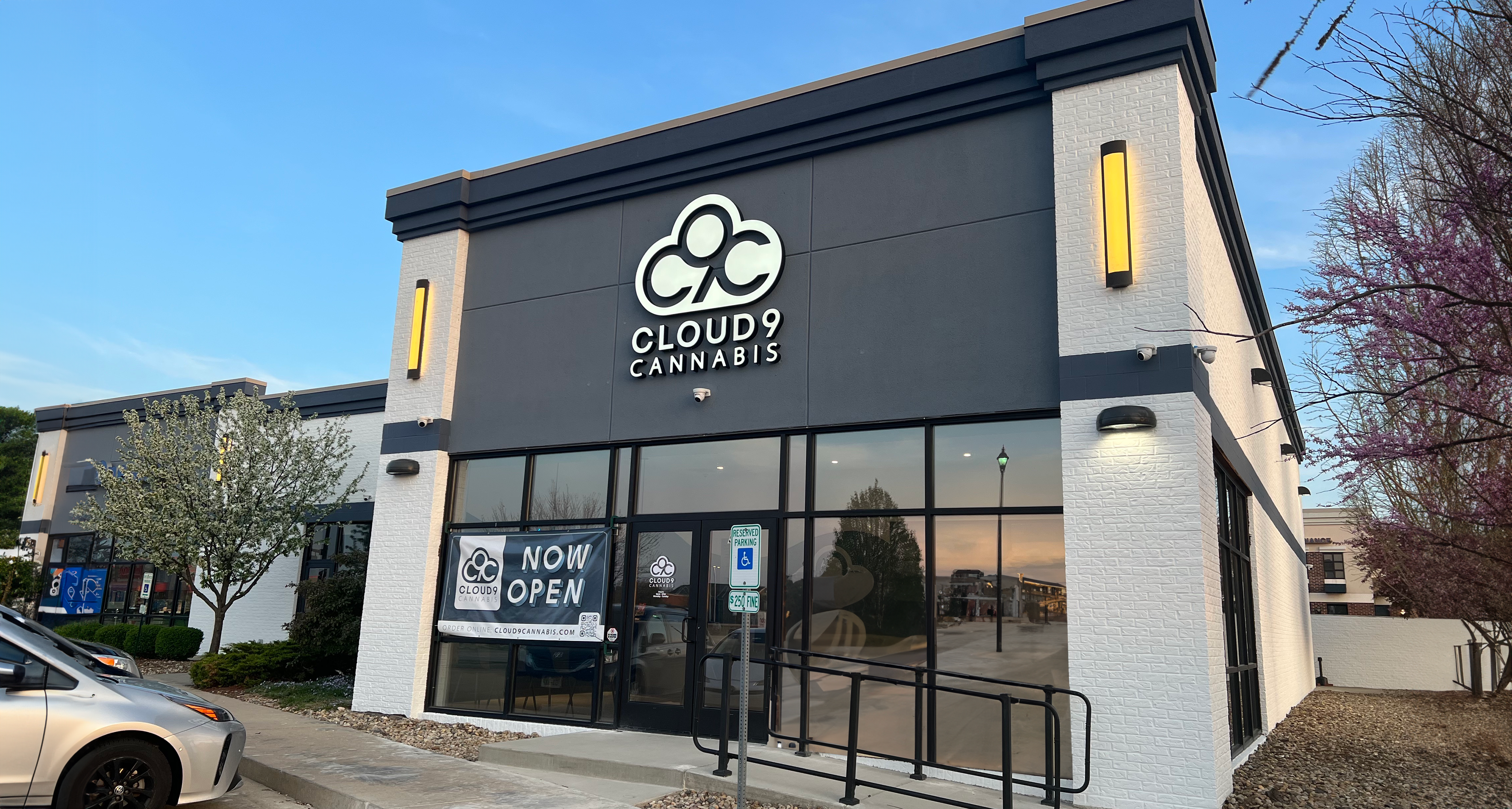 Cloud9 Cannabis Dispensary  Edwardsville & Champaign, IL